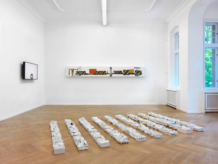 Jose Santos III, Distance between two points, Arndt Art Agency, Berlin, Installation view 2