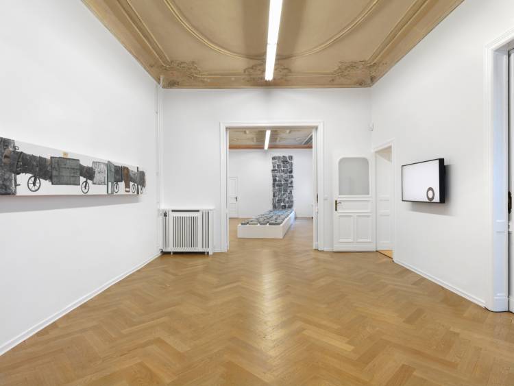 Jose Santos III, Distance between two points, Arndt Art Agency, Berlin, Installation view 5